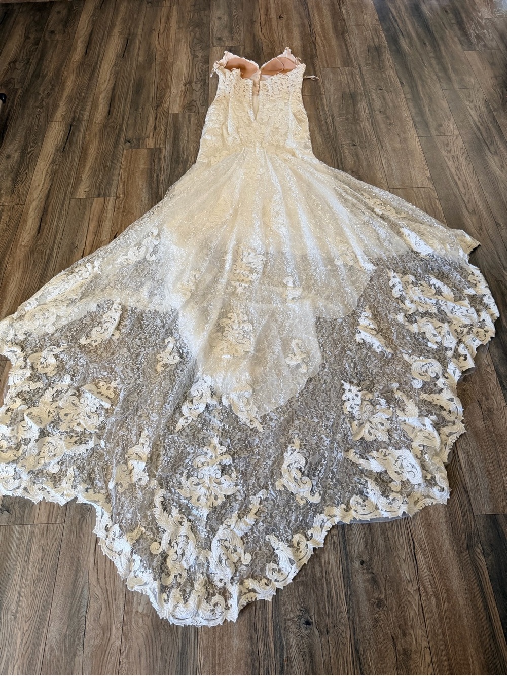 Wedding Lace Tablecloth in Ivory